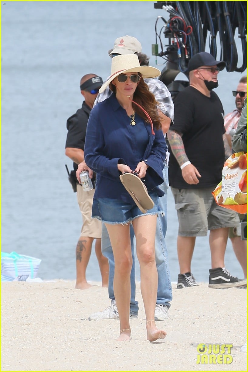 Rumaan Alam‘s novel of the same 244771185